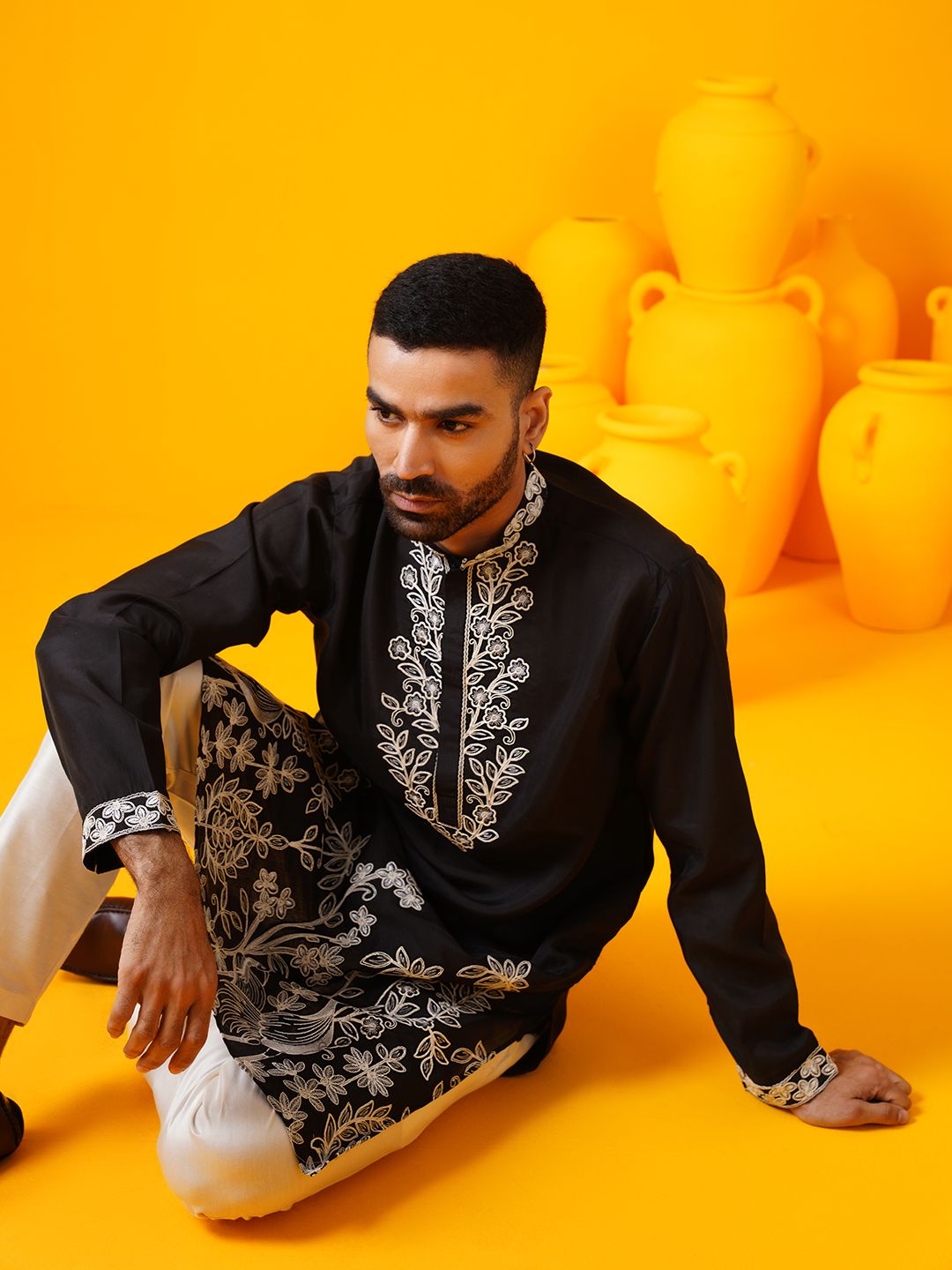 SOJANYA LUXE Kurta Lurus Kolar Mandarin Sulam Bunga Dengan Seluar