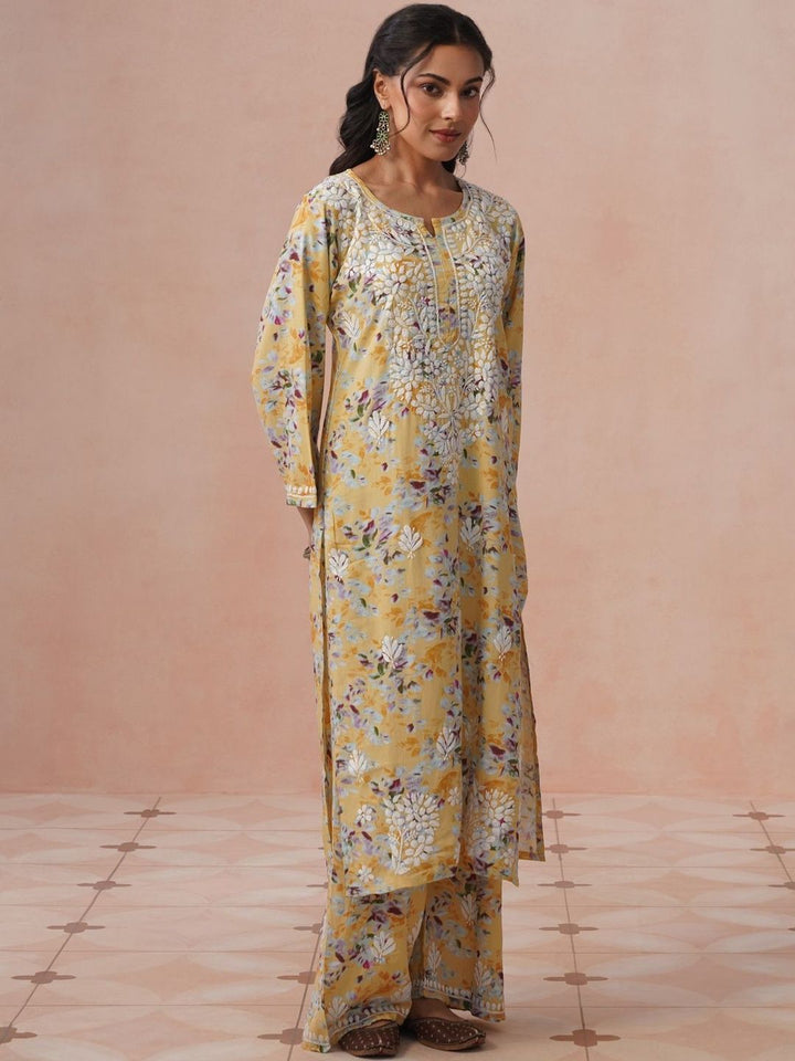 Rumah Wanita Chikankari Bercetak Kurta Chikankari Biasa dengan Seluar