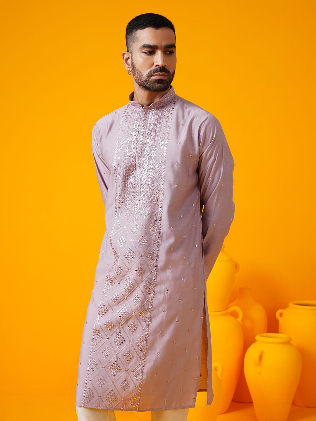 SOJANYA LUXE Cermin Kolar Mandarin Bersulam Geometrik Berfungsi Kurta Lurus Dengan Seluar