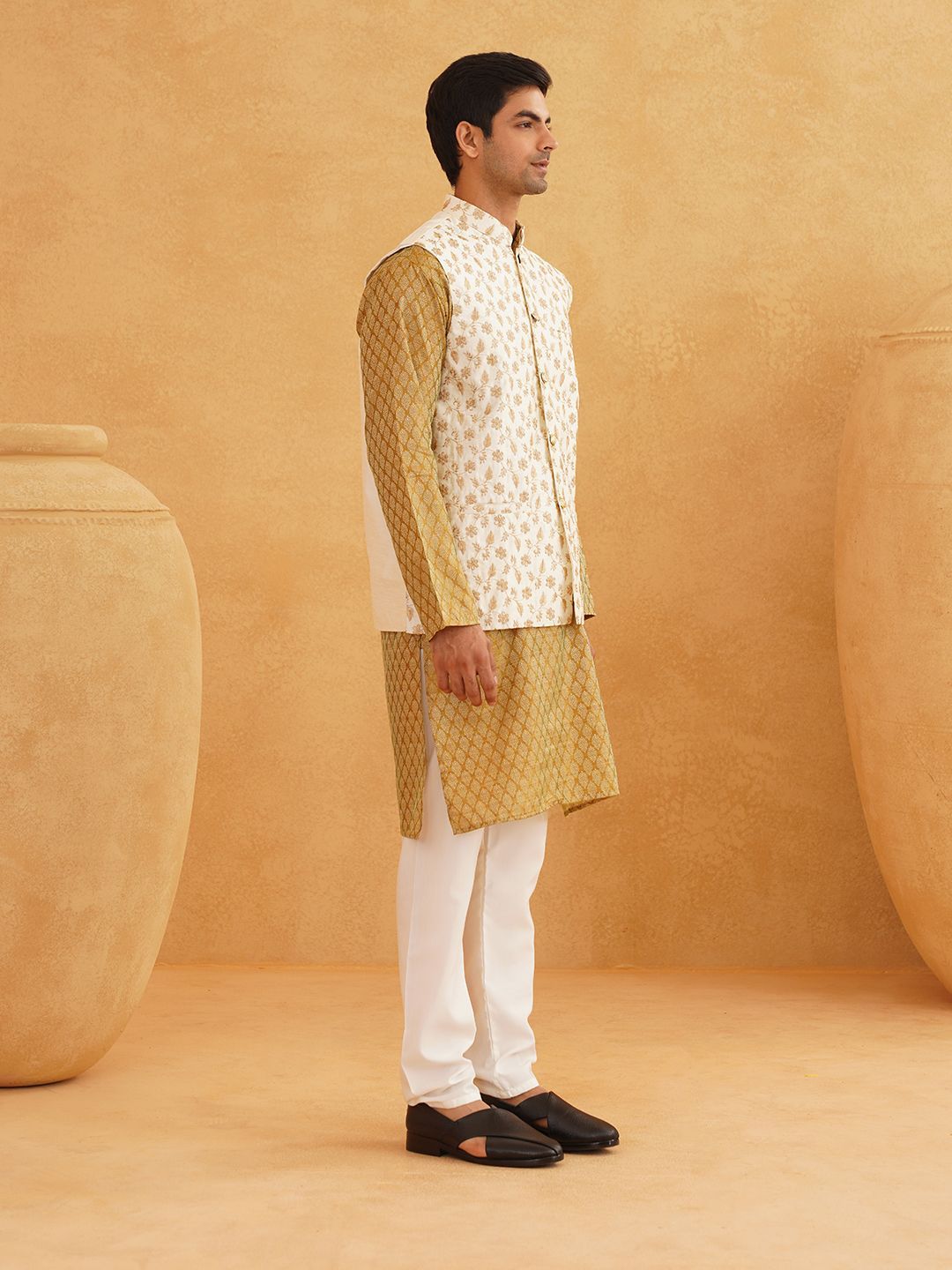 SOJANYA Ethnic Motifs Printed Mandarin Collar Kurta With Churidar And Nehru Jacket