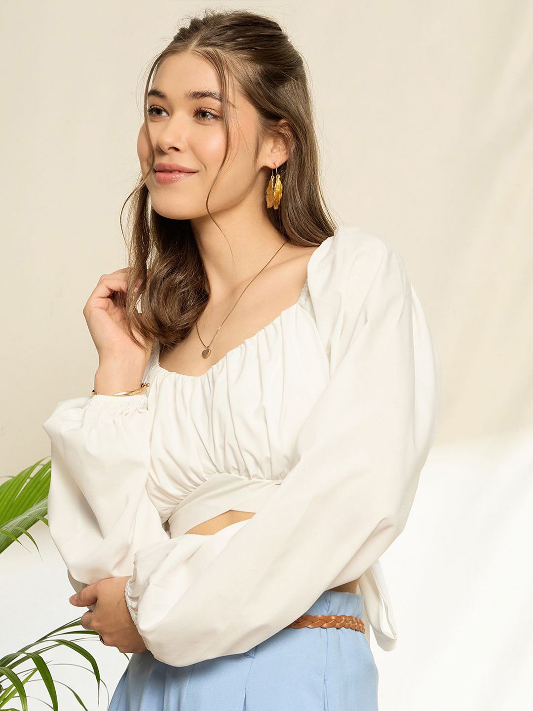 Berrylush Sweetheart Neck Bishop Sleeves Styled Back Crop Top