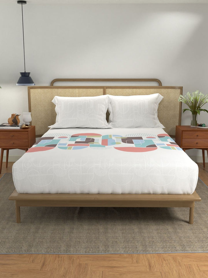 URBAN SPACE Peach-Coloured Geometric Cotton 144 TC Queen Bedsheet With 2 Pillow Covers