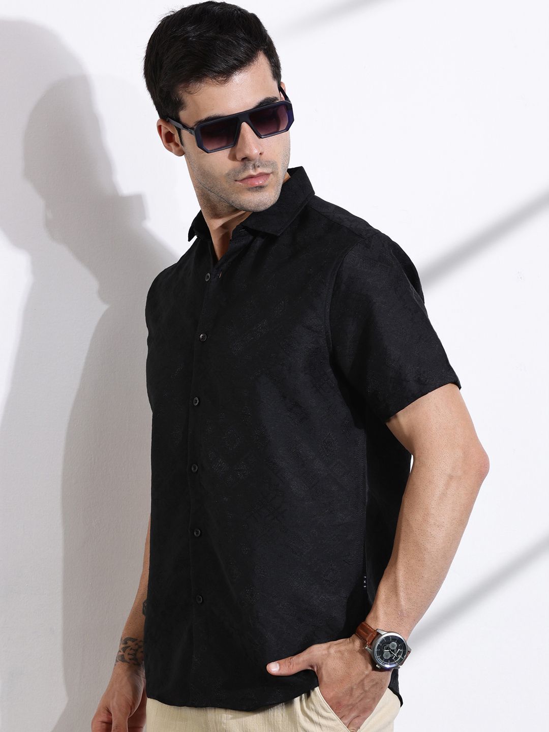 Thomas Scott Men Smart Slim Fit Cutaway Collar Textured Casual Shirt