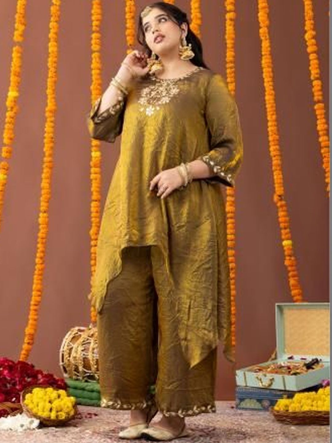 Kurta Biasa Sulam Bunga Mamicha Dengan Seluar