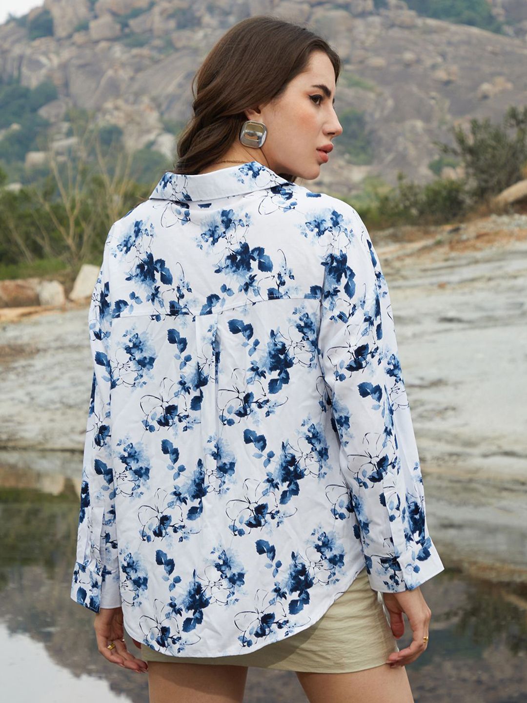 Campus Sutra Women Comfort Spread Collar Floral Printed Oversized Casual Shirt