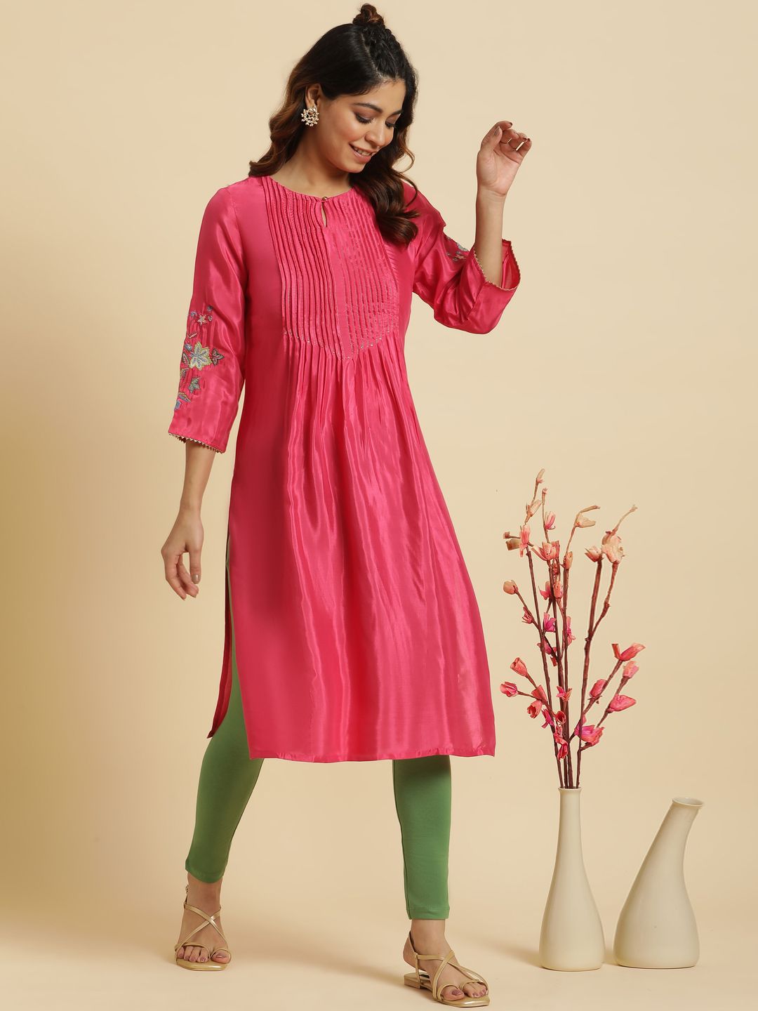 W Keyhole Neck Thread Work Pleated Straight Kurta