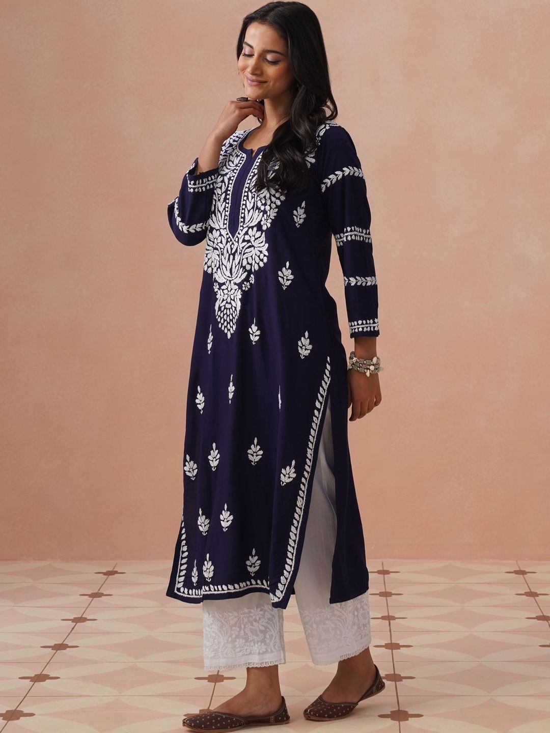 Rumah Wanita Chikankari Motif Etnik Sulam Benang Kerja Cetakan Indie Kurta