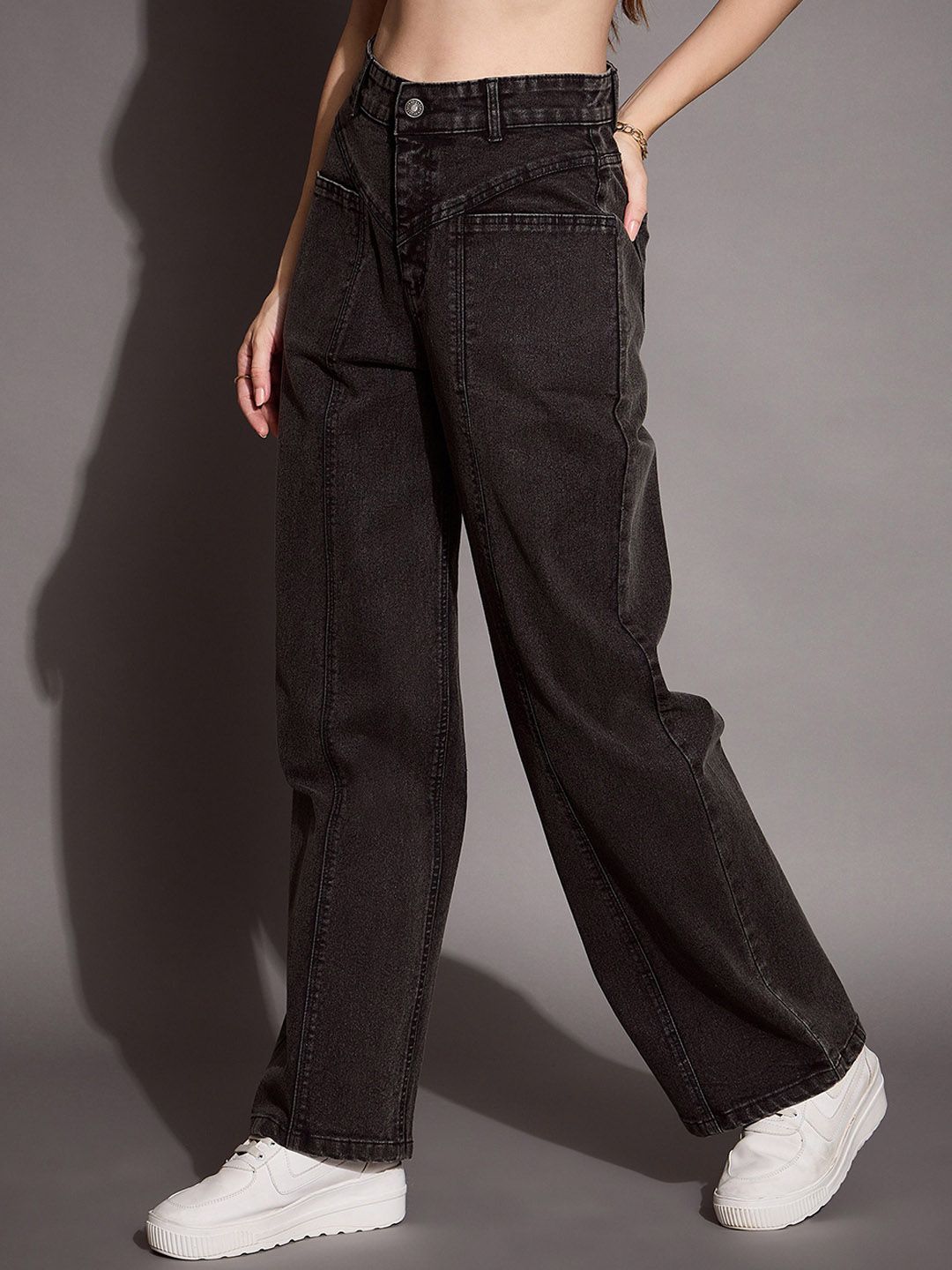 SASSAFRAS BASICS Women Comfort Straight Fit High-Rise Low Distress Stretchable Jeans