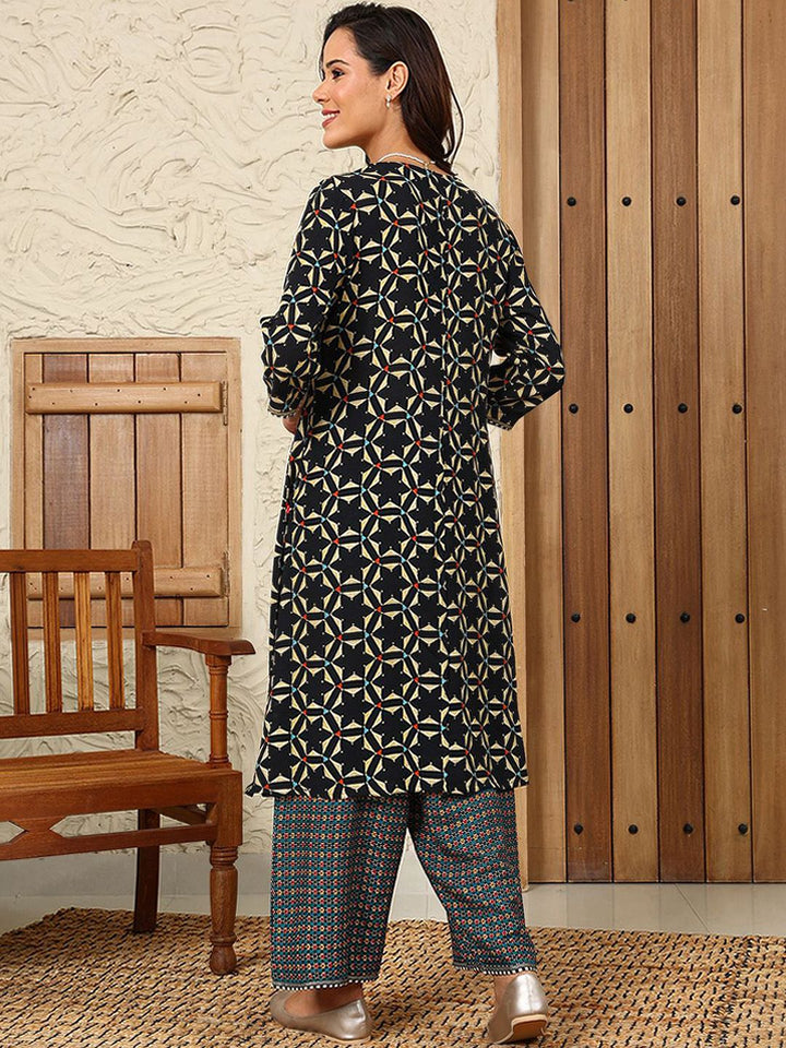 W Women Ethnic Motifs Flared Sleeves Thread Work Kurta