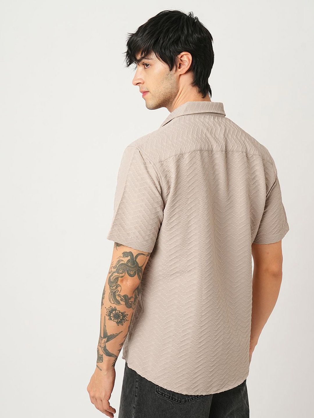 VASTRADO Men Classic Cutaway Collar Textured Slim Fit Casual Shirt