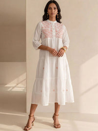 Pakaian Midi A-Line Bersulam Bunga Rumah Chikankari
