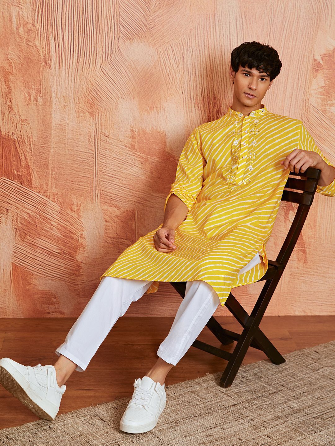 VASTRAMAY Leheriya Printed Mirror Work Cotton Straight Kurta