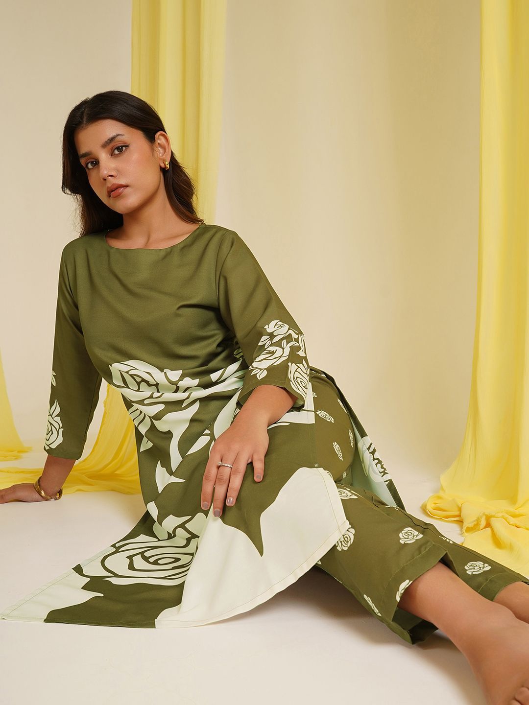 KALINI Women Floral Printed Kurta with Trousers