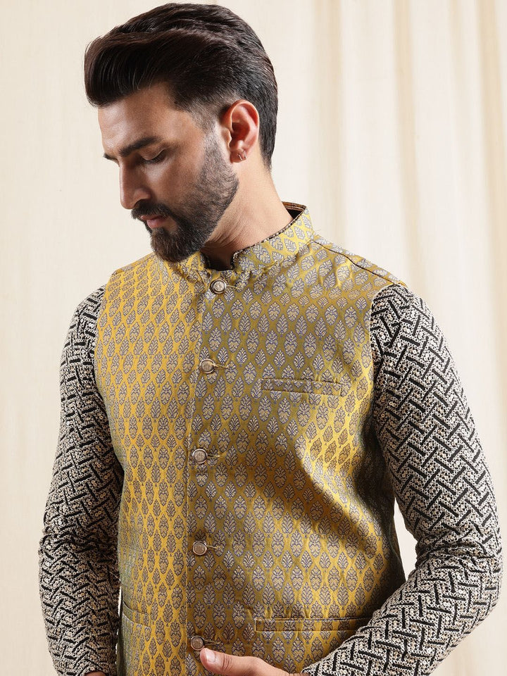 Anouk Men Embroidered Regular Pure Cotton Kurta with Pyjamas