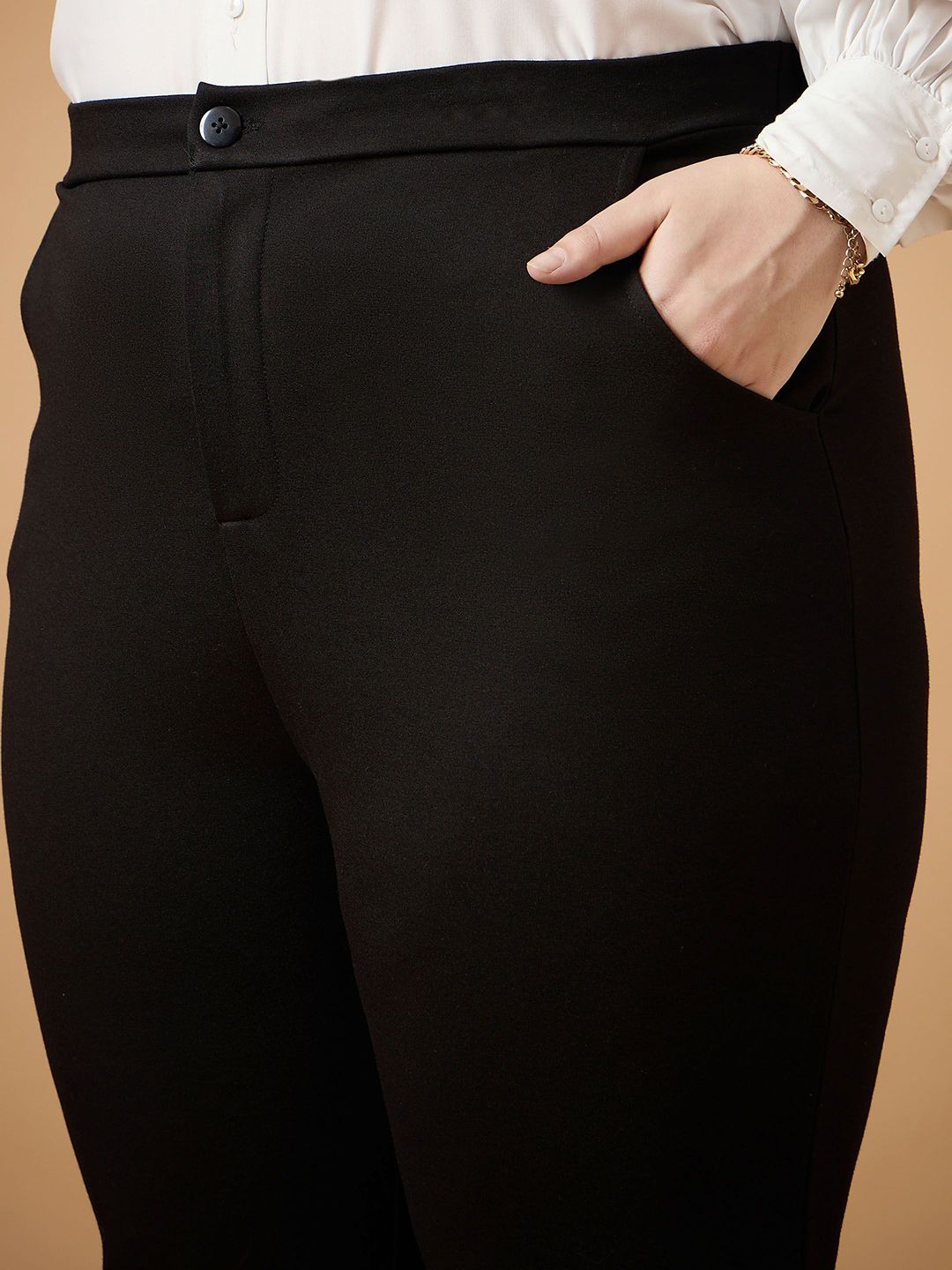 SASSAFRAS Curve Women Comfort Slim Fit High-Rise Trousers