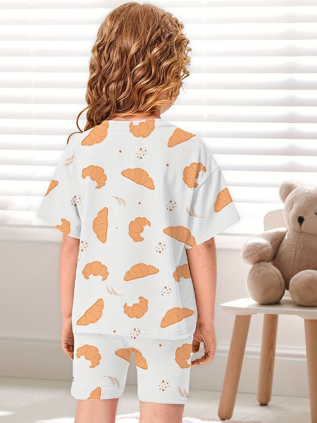 YK Girls Printed T-shirt with Shorts