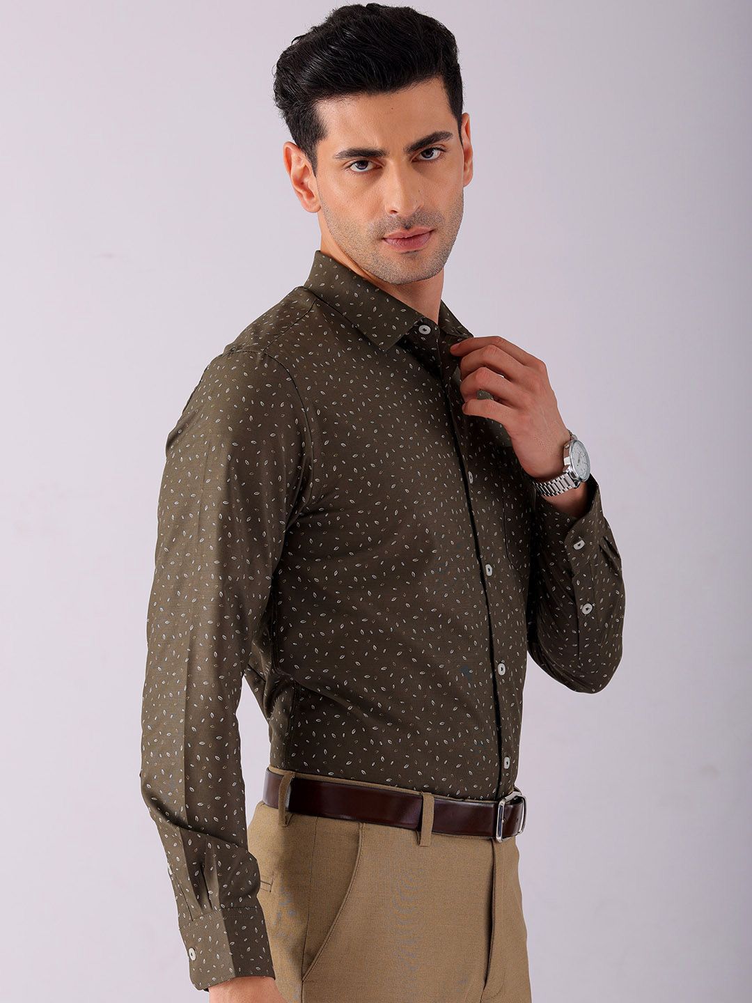 The Indian Garage Co. X Luxe Men Spread Collar Micro Ditsy Printed Slim Fit Formal Shirt