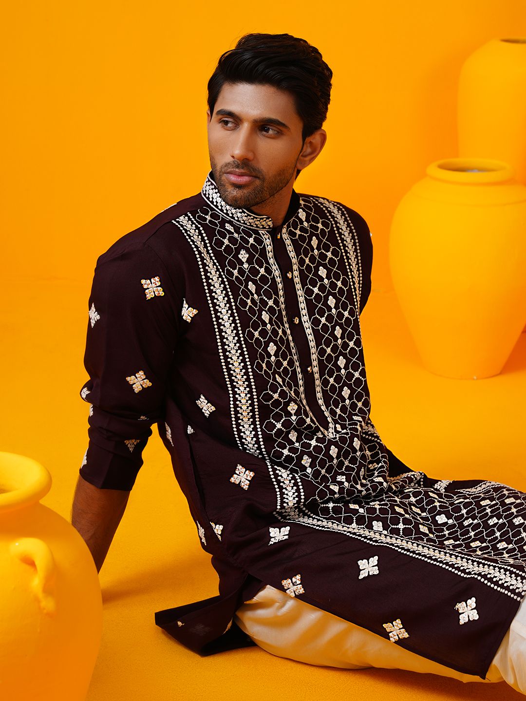 SOJANYA LUXE Kolar Mandarin Sulam Bunga Berlabuci Kurta Lurus Dengan Seluar