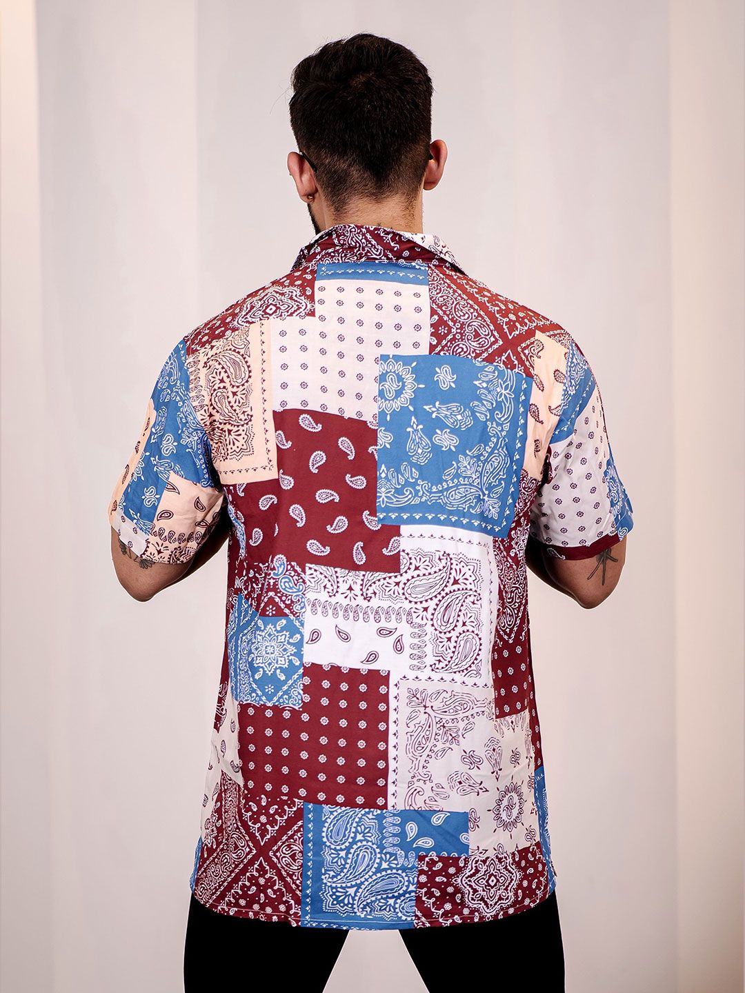 Baju Kasual Eszett Lelaki Motif Etnik Bercetak Kolar Cuba