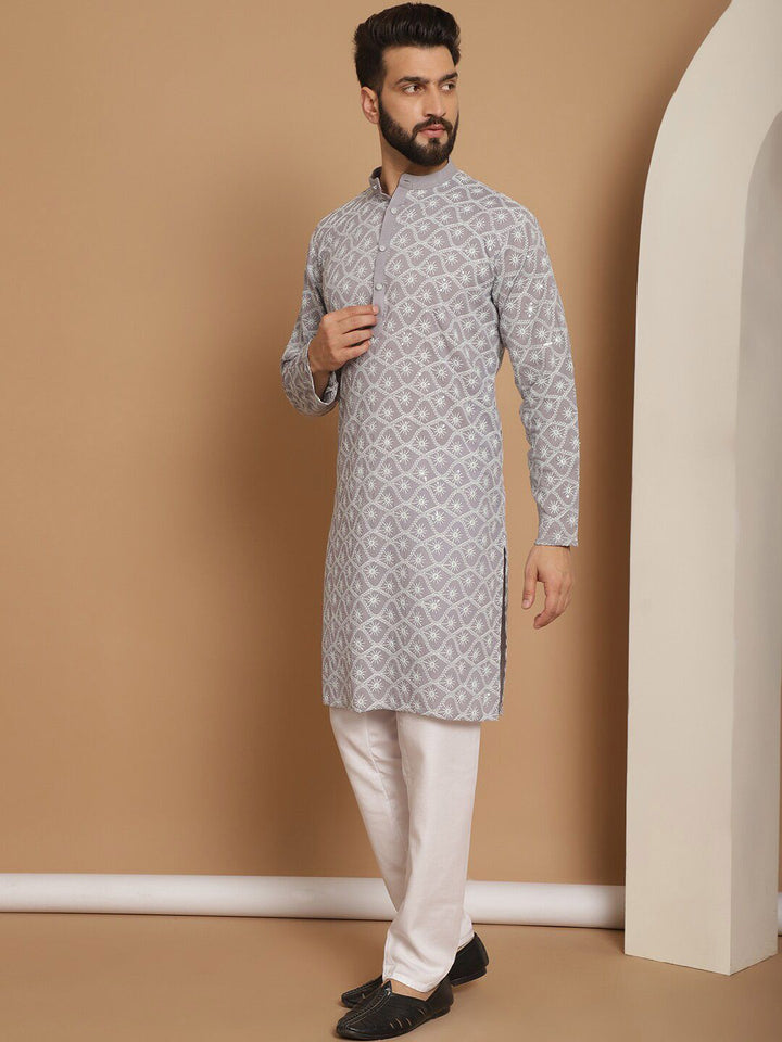 Motif Etnik Anouk Bersulam Benang Biasa Bekerja Kurta Kapas Tulen dengan Churidar