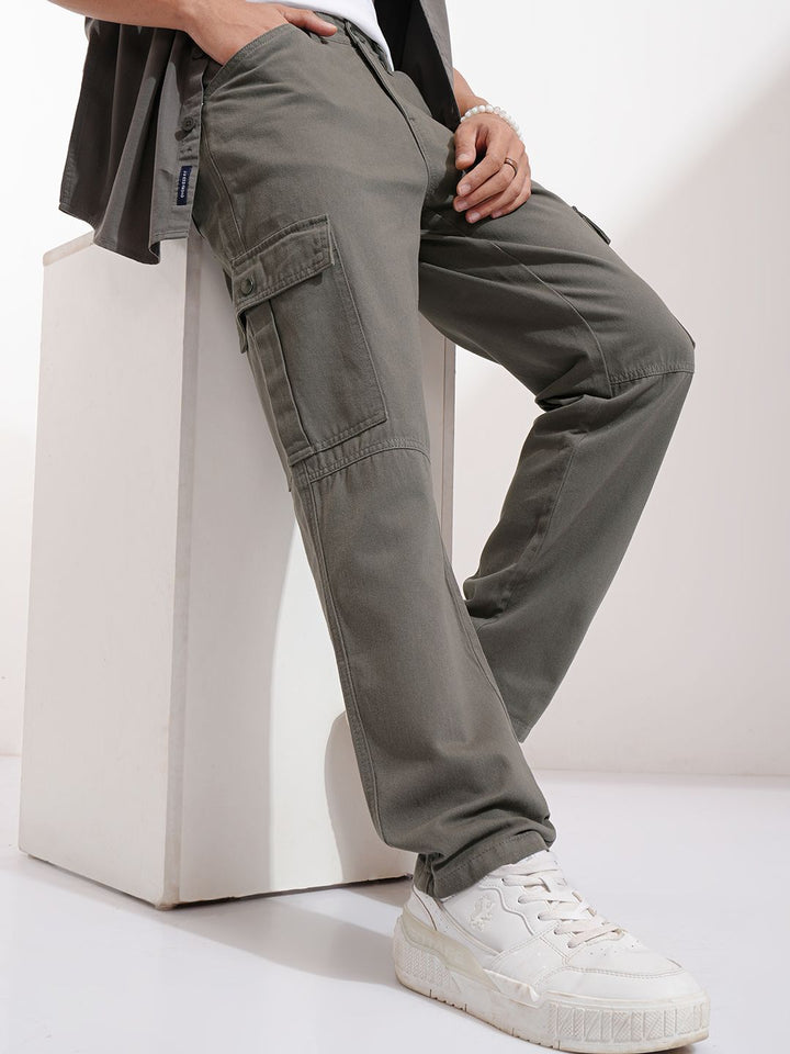 HIGHLANDER Men Straight Fit Easy Wash Cargos Trousers