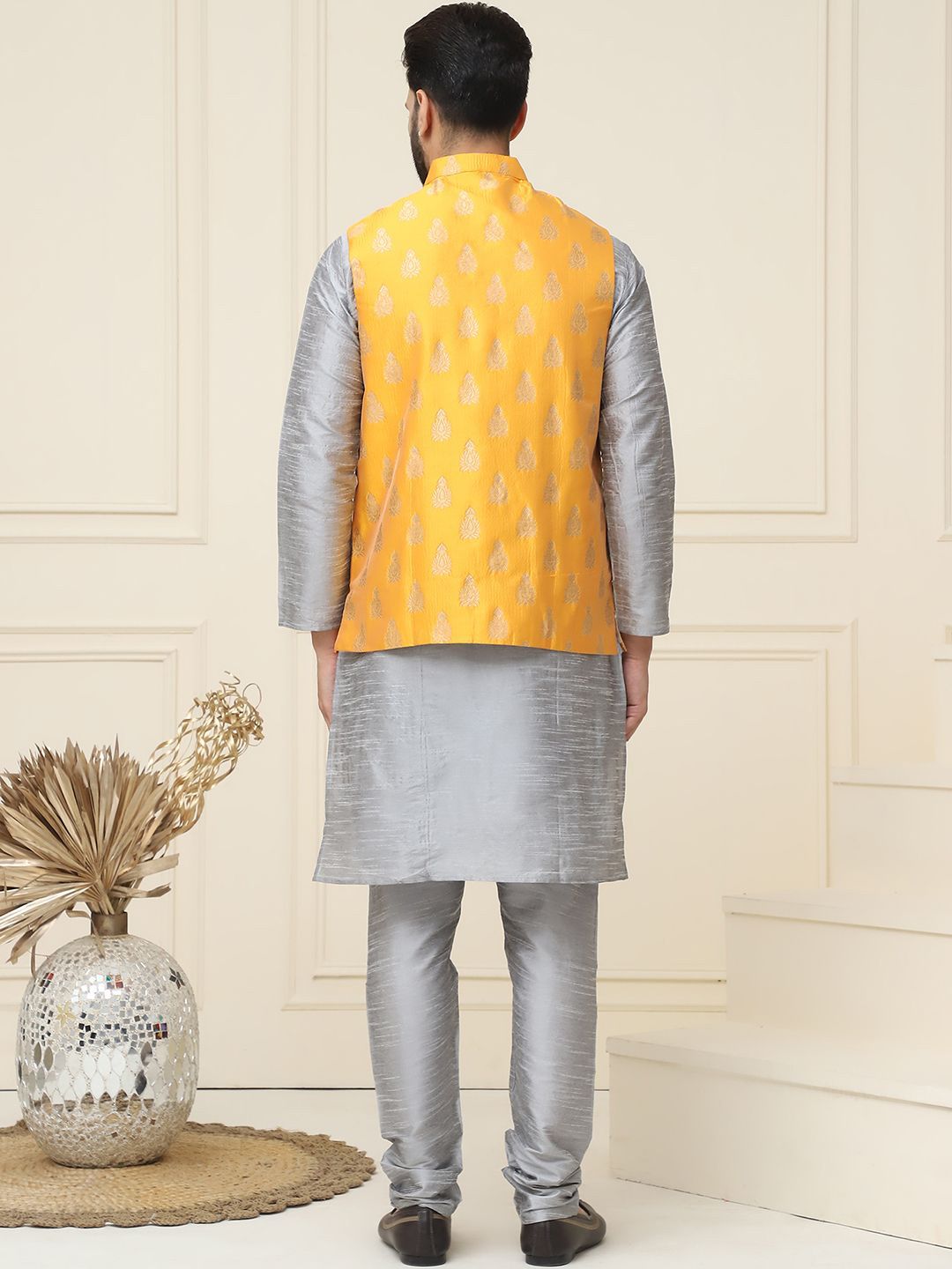 SOJANYA Mandarin Collar Kurta with Churidar With Nehru jacket
