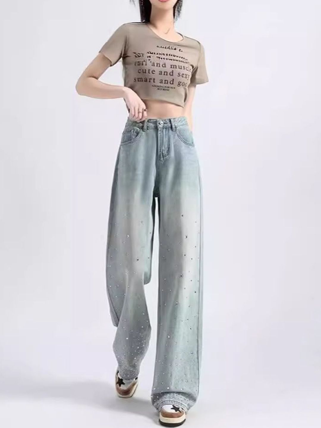 DressBerry Women Cotton Relaxed Fit Embellished High-Rise Light Fade Jeans