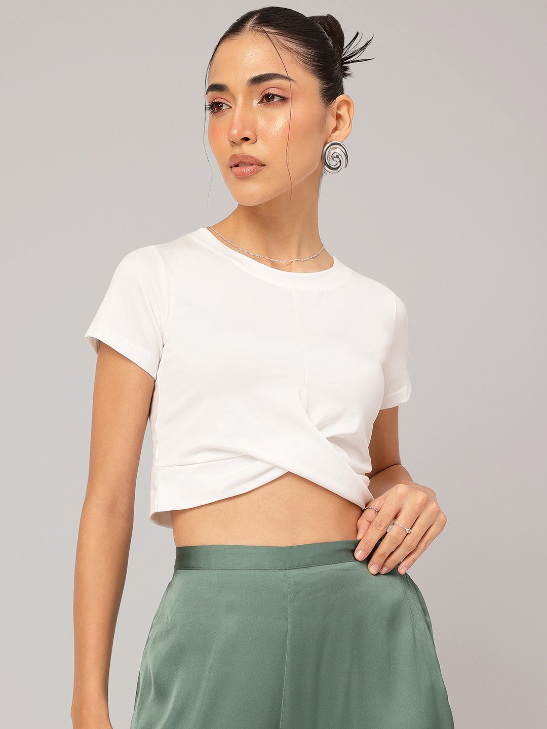 DressBerry Ethereal Twisted Chic Crop Top
