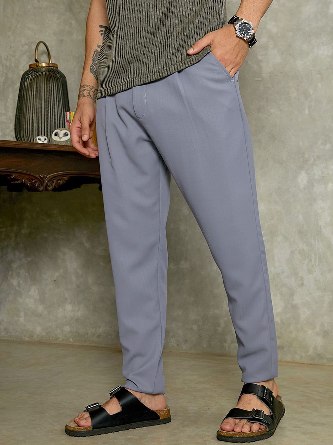 Campus Sutra Men Comfort Relaxed Fit Mid-Rise Trousers