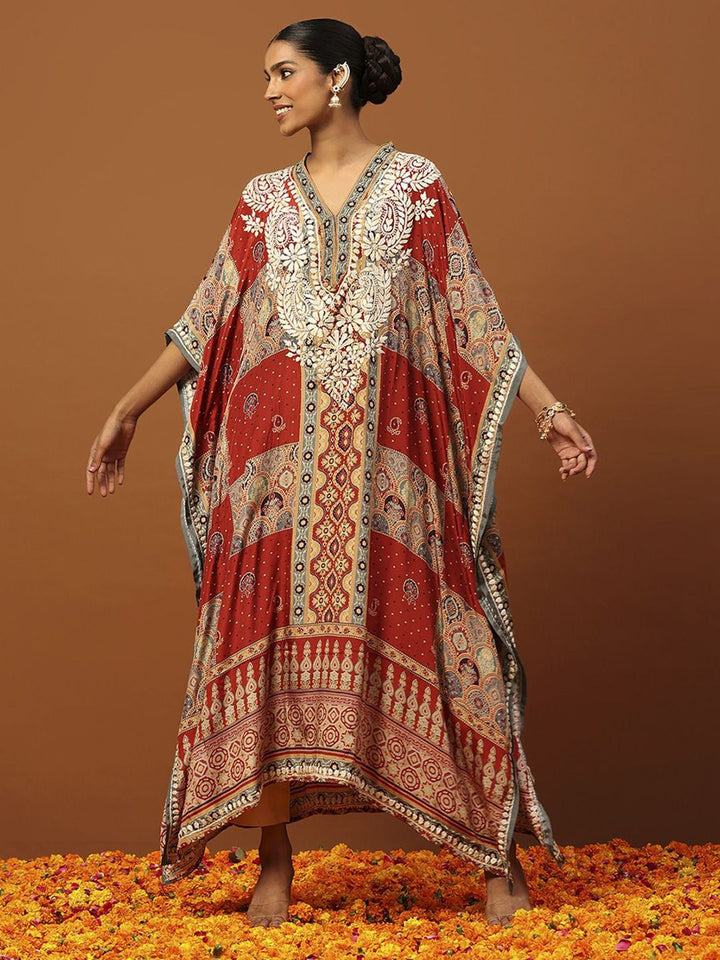 Rumah Chikankari Wanita Rust Crepe Chikankari Sulam Kaftan