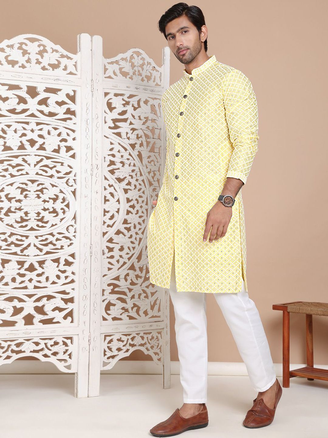 Jompers Men Embroidered Regular Sequinned Kurta with Pyjamas