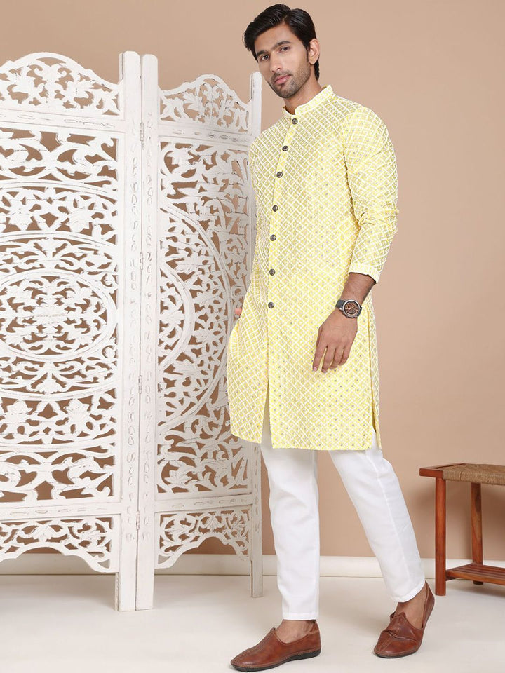 Jompers Men Embroidered Regular Sequinned Kurta with Pyjamas
