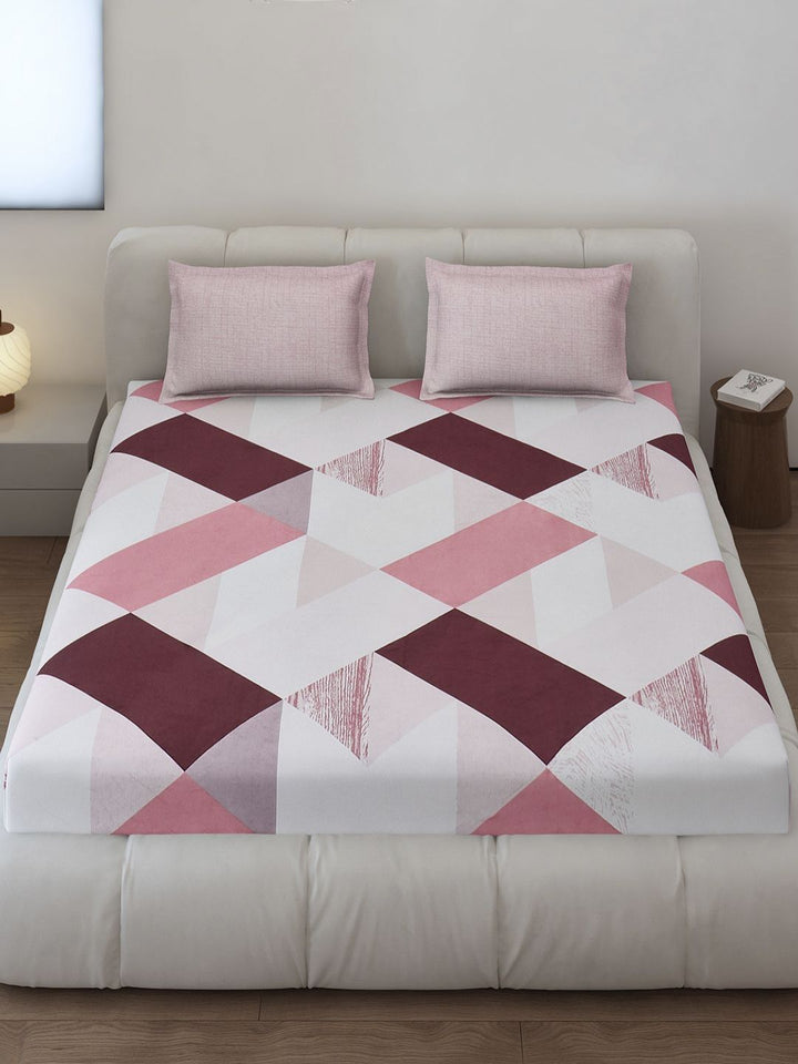 Monte Carlo Peach-berwarna & putih geometri 144 TC King Bedsheet Set 1.85 m x 1.95 m
