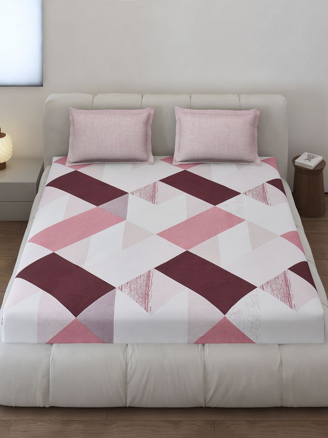 Monte Carlo Peach-berwarna & putih geometri 144 TC King Bedsheet Set 1.85 m x 1.95 m