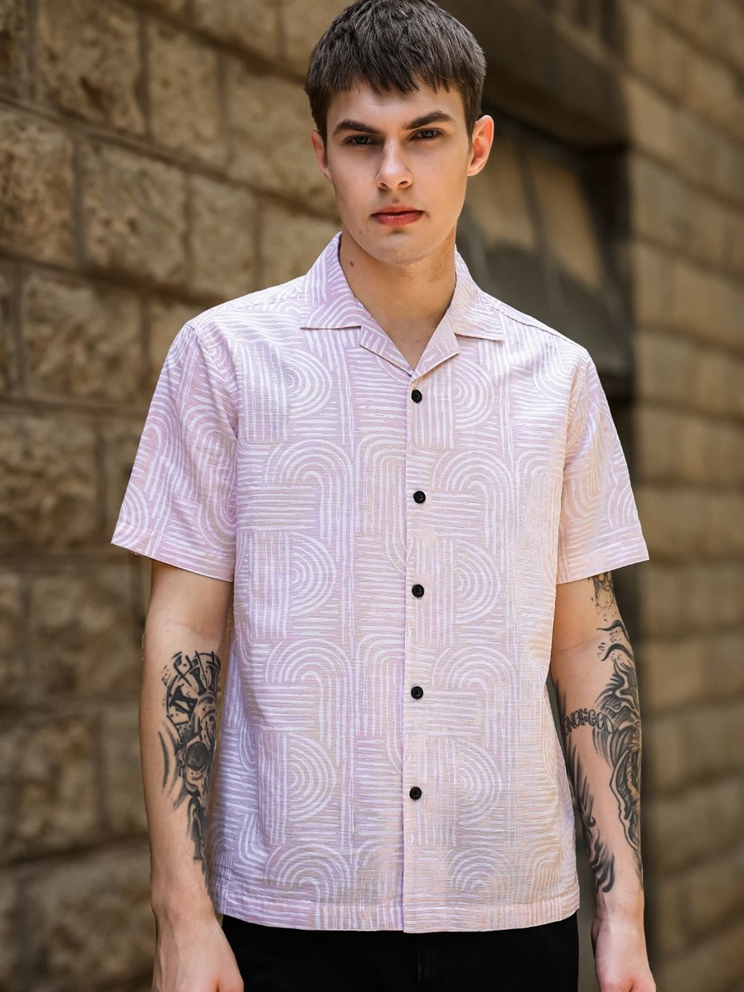 Eszett Abstract Printed Spread Collar Short Sleeves Regular Fit Cotton Linen Casual Shirt