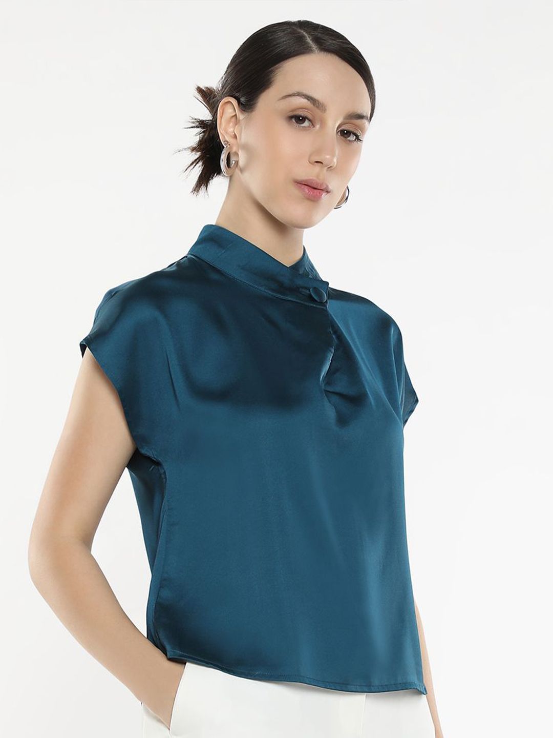 RAREISM Extended Sleeves Styled Back Top