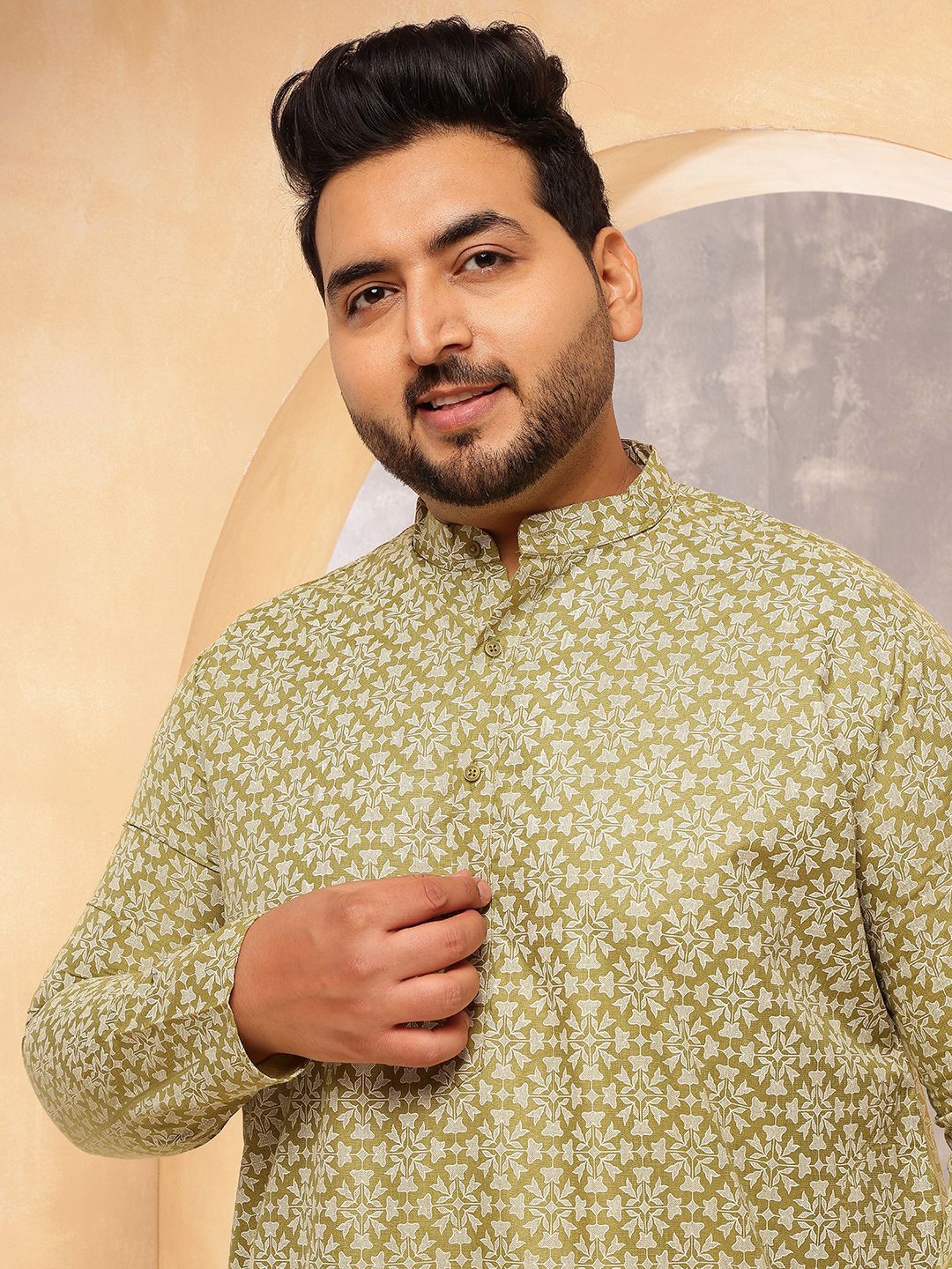SOJANYA PLUS Floral Printed Mandarin Collar Straight Kurta