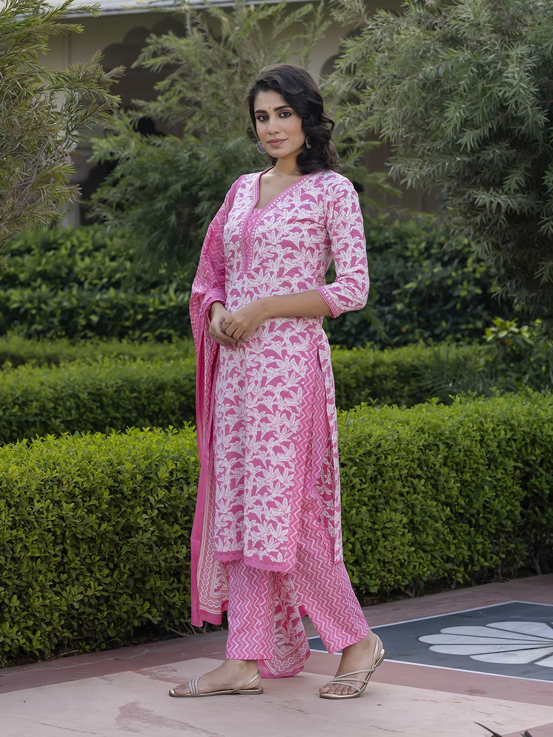 KALINI Women Floral Printed Regular Pure Cotton Kurta with Trousers & With Dupatta