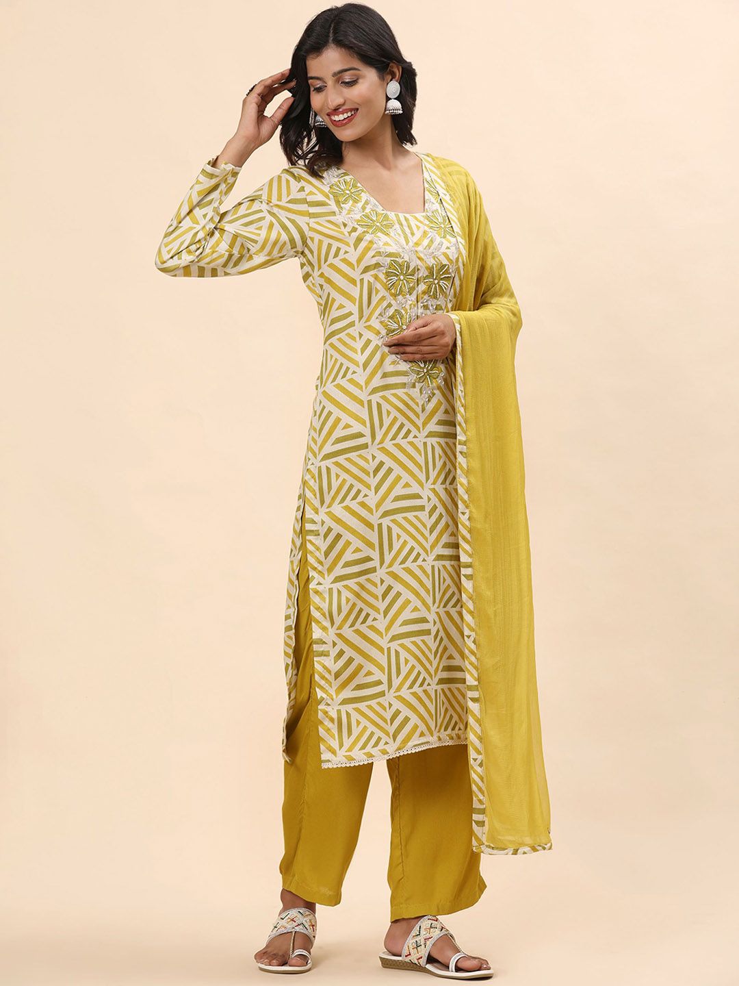 Mamicha Women Floral Printed Regular Pure Cotton Kurta with Palazzos & With Dupatta