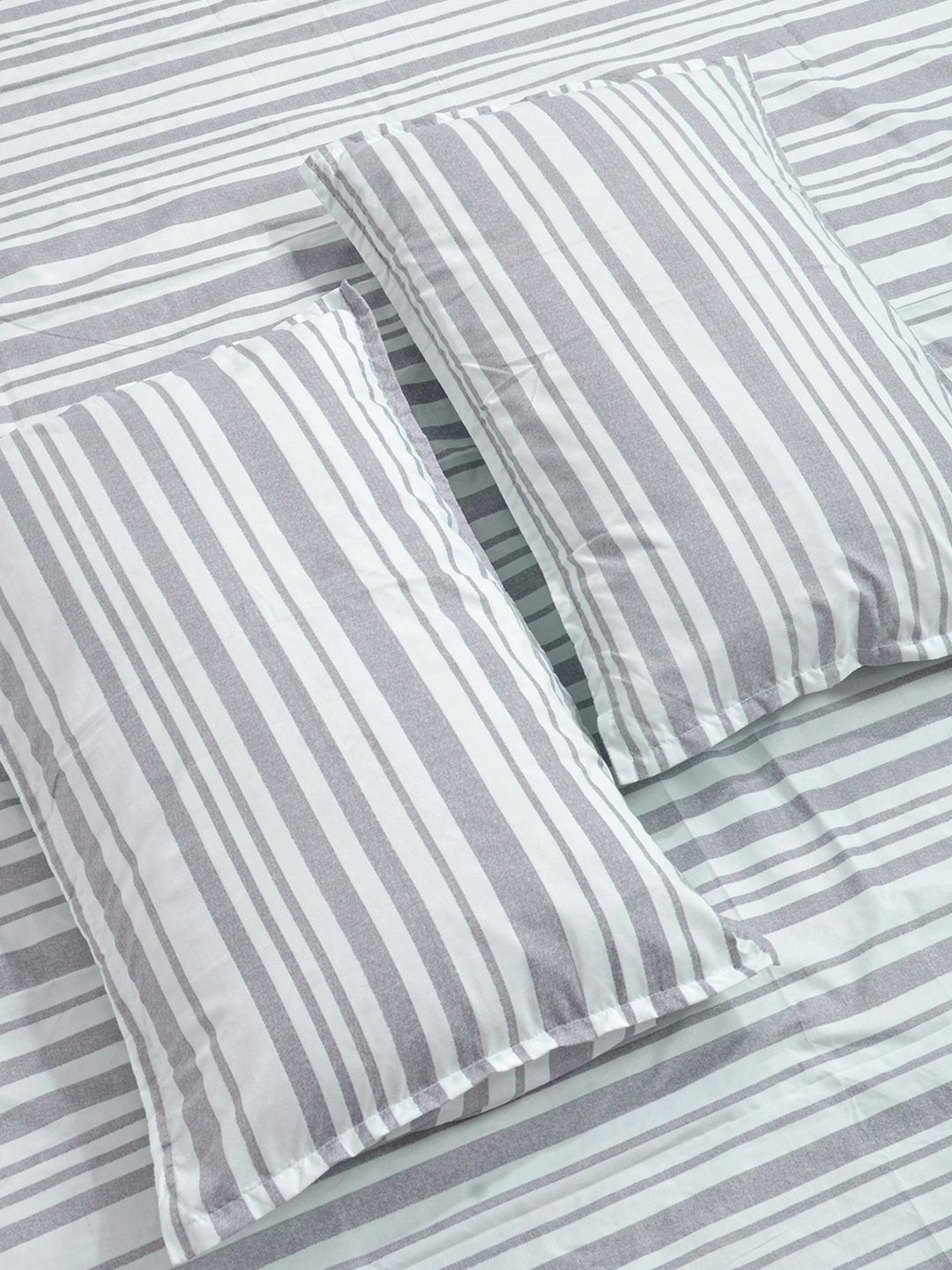 KLOTTHE Grey Polycotton Striped Dipasang 300 GSM Double Bedsheet