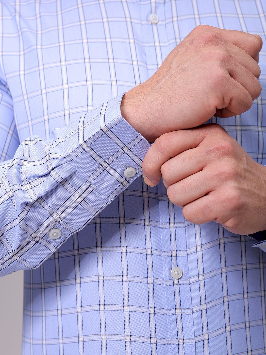 The Indian Garage Co. X Luxe Men Slim Fit Opaque Checked Formal Shirt