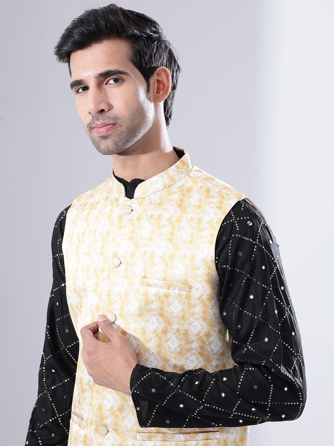 Anouk Geometric Embroidered Sequinned Pure Cotton Kurta & Pyjamas With jacket
