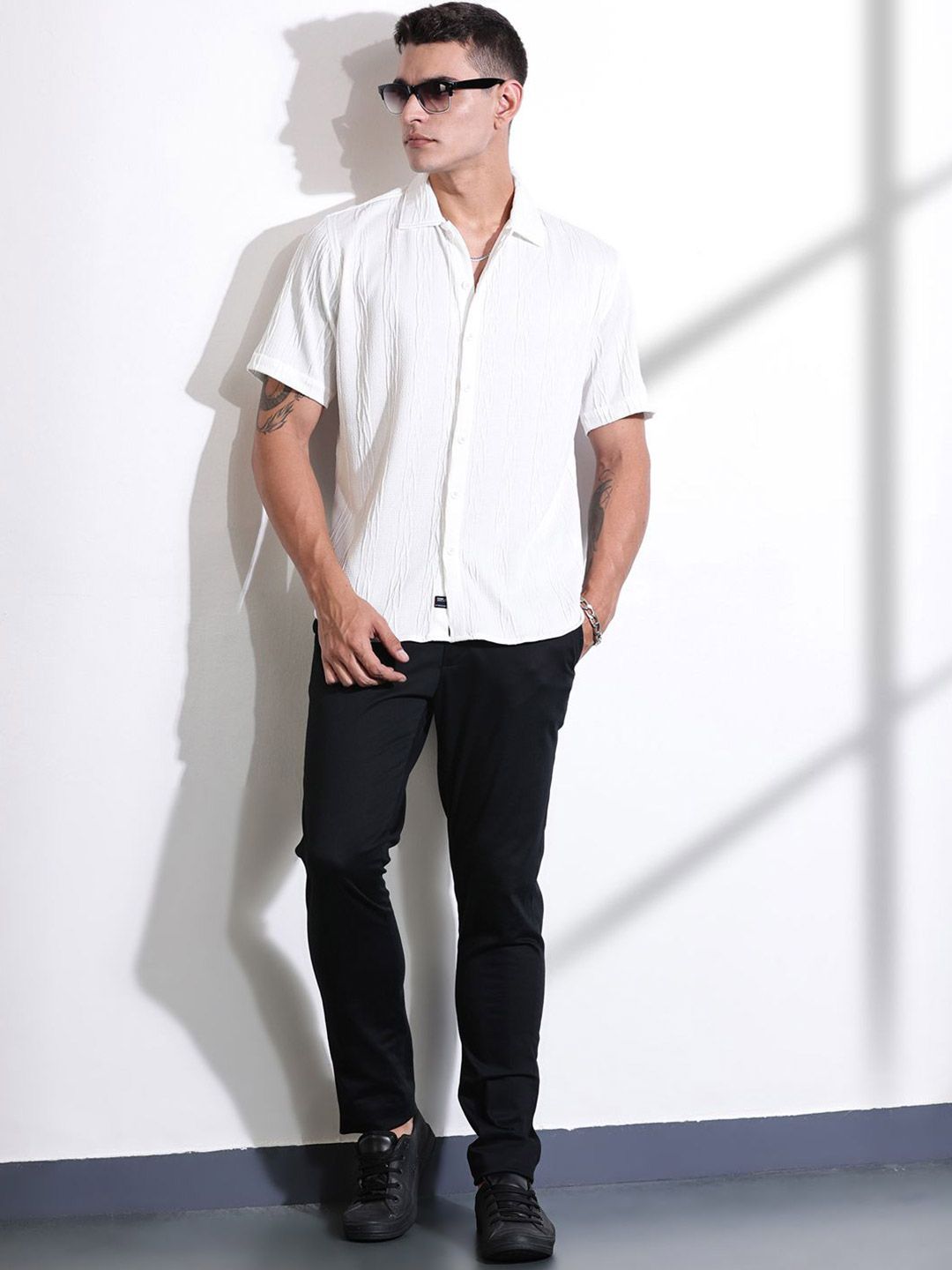 Thomas Scott Men Smart Fit Cutaway Collar Textured Casual Shirt