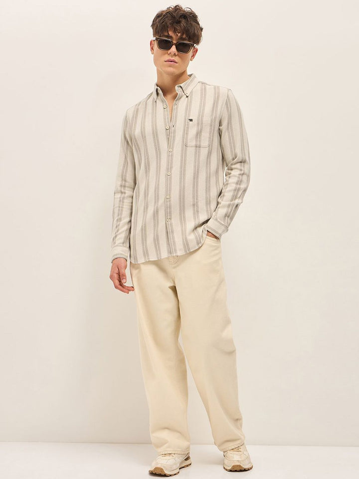 THE BEAR HOUSE Men Button-Down Collar Vertical Striped Slim Fit Casual Shirt