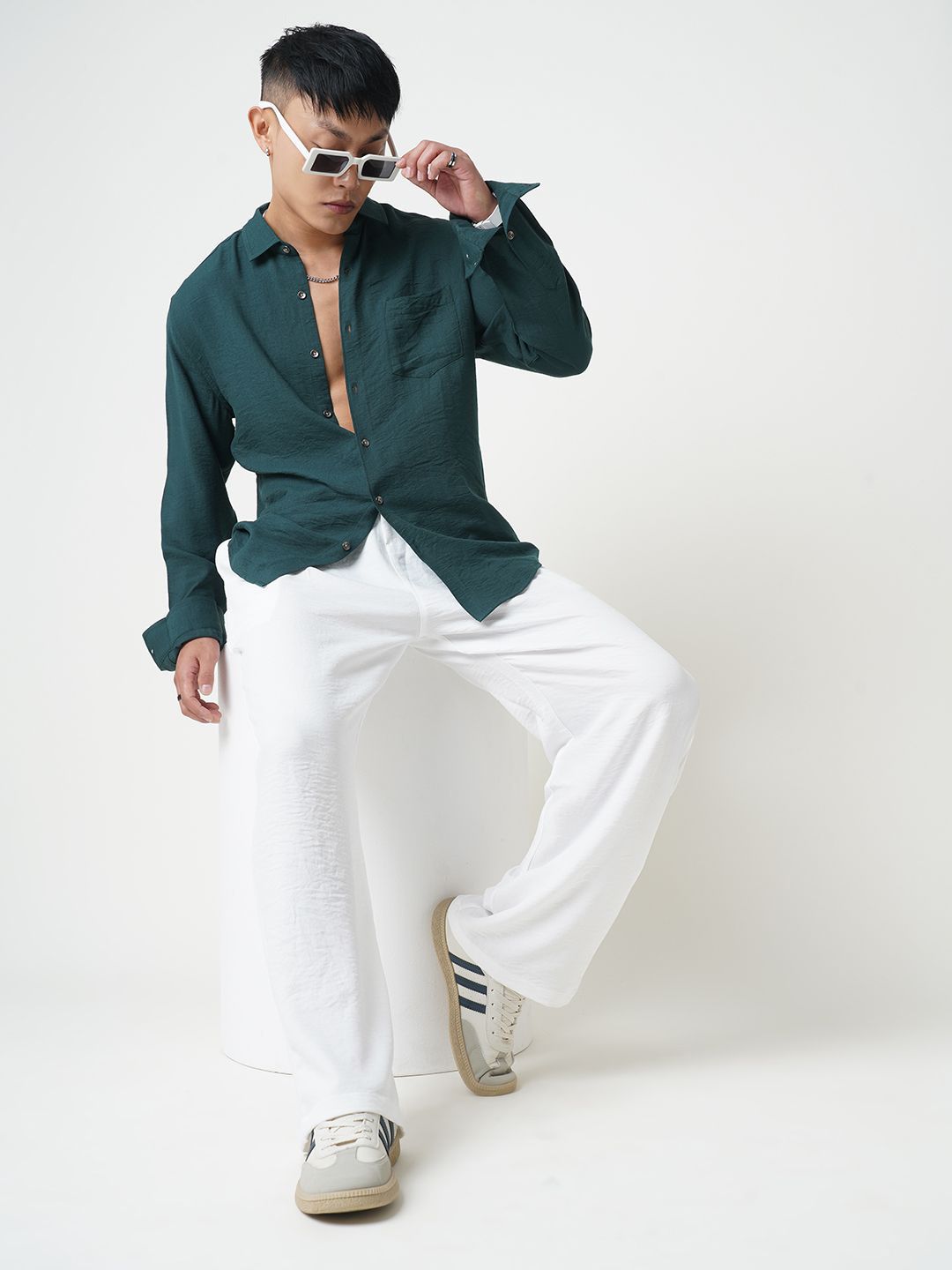 VASTRADO Men Classic Spread Collar Solid Slim Fit Casual Shirt