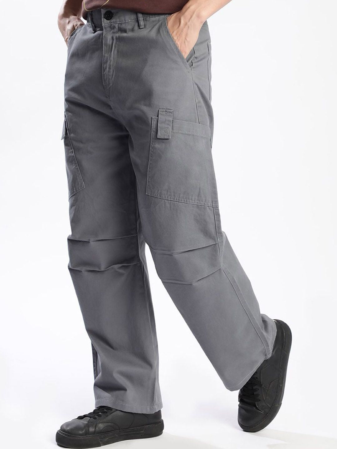 Bene Kleed Men Loose Fit High-Rise Cargo Trouser