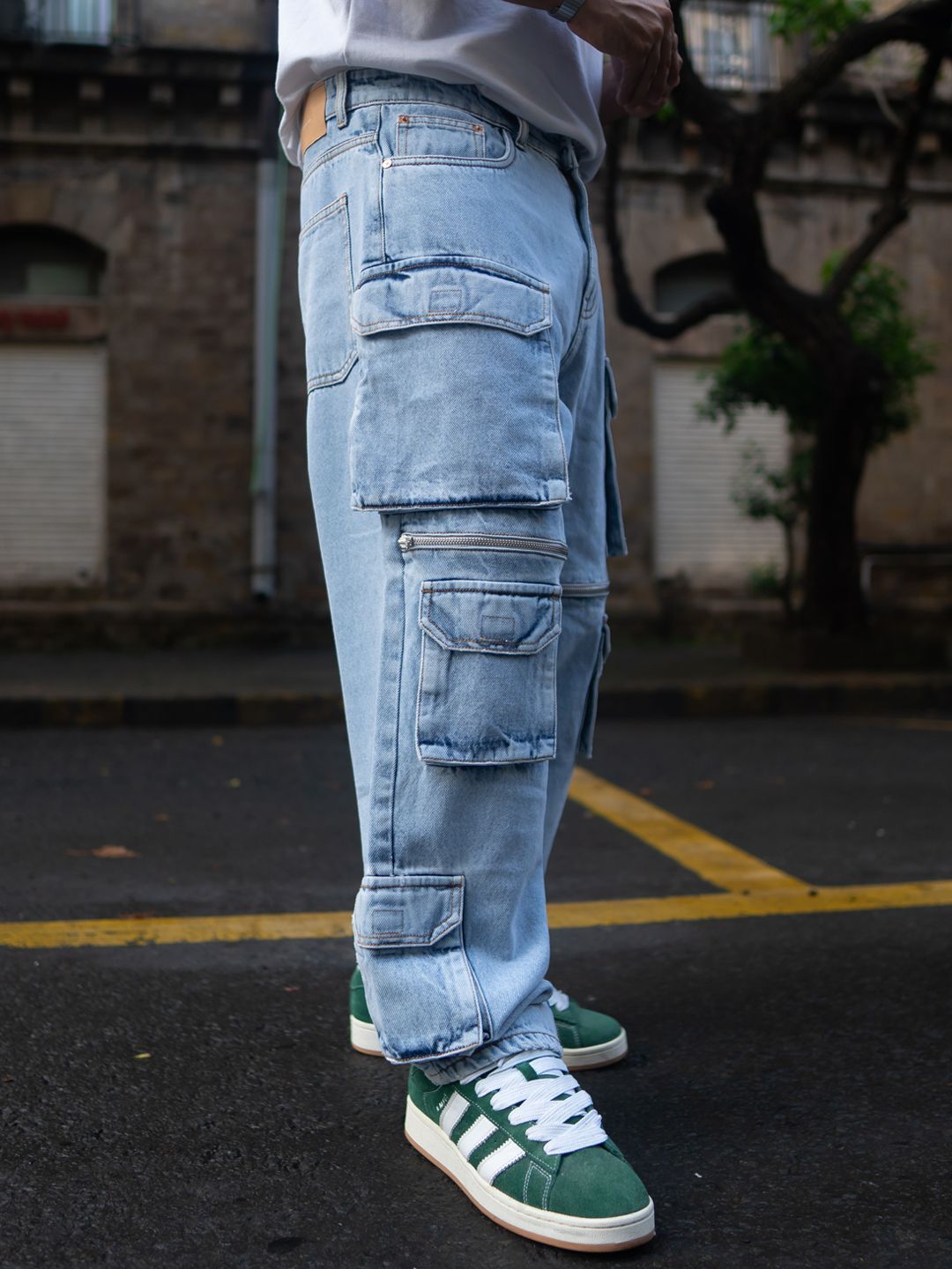 Powerlook Men Baggy Fit Mildly Distressed Light Fade Cotton Jeans