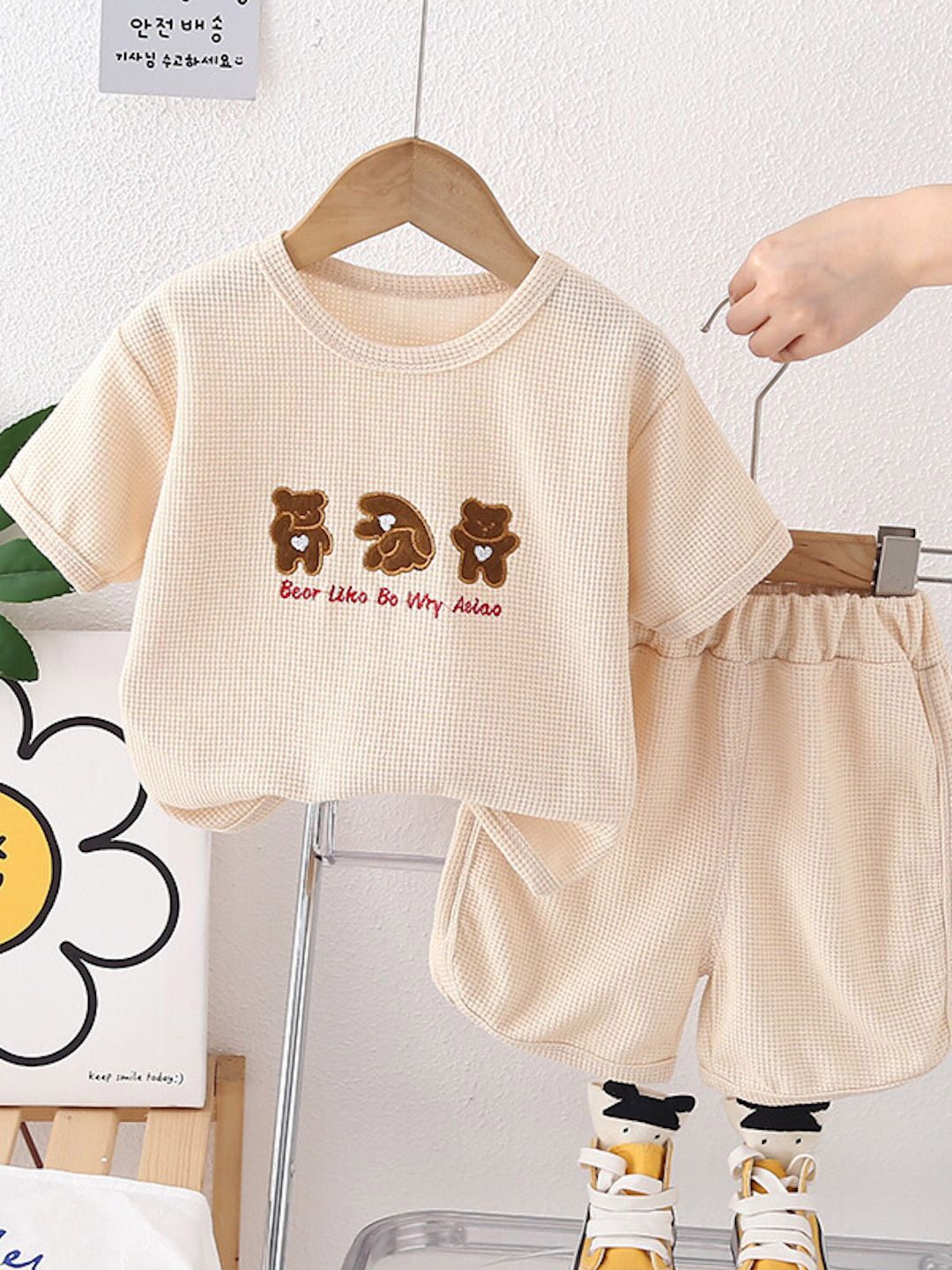 YK Kids Printed T-Shirt & Shorts Clothing Set