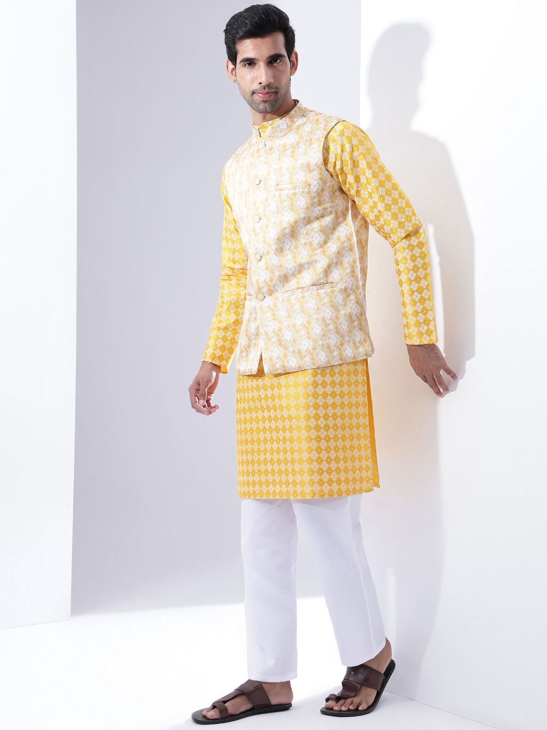 Anouk Men Ethnic Motifs Printed Kurta with Pyjamas & Nehru jacket