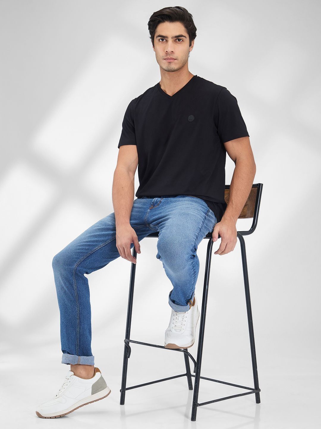 SPYKAR Men V-Neck Slim Fit T-shirt